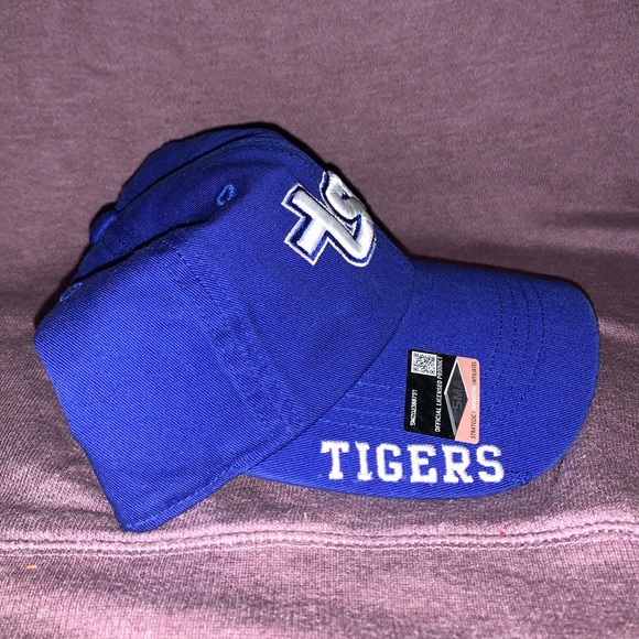 ๐๐๐ฏ Tennessee State Tigers Relaxed Fit Hat ๐ฏ๐๐ - Picture 4 of 6